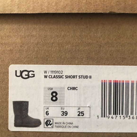UGG short suede sheepskin stud II boot. Size: 8, 9 - Picture 8 of 15